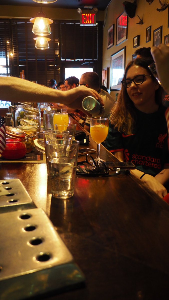 TheMonroPub's tweet photo. No Liverpool game this weekend but @eurovision is on and itβs IN Liverpool π΅πΆπ€π΅πΆ
#withsound
#saturday
#bucksFizz
#NulPoints
#drinklocal
#brooklyn
βοΈπ€βοΈ https://t.co/f0hi532XtQ