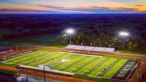 After a great conversation with @CoachYoniOffit, I am blessed to receive my first D1 offer from Valparaiso University! @valpoufootball @CoachLFox @lemont_football @williehayes47 @EDGYTIM @AllenTrieu @LemmingReport @PrepRedzoneIL @TNTignite @ThrowItDeep @Rivals_Clint