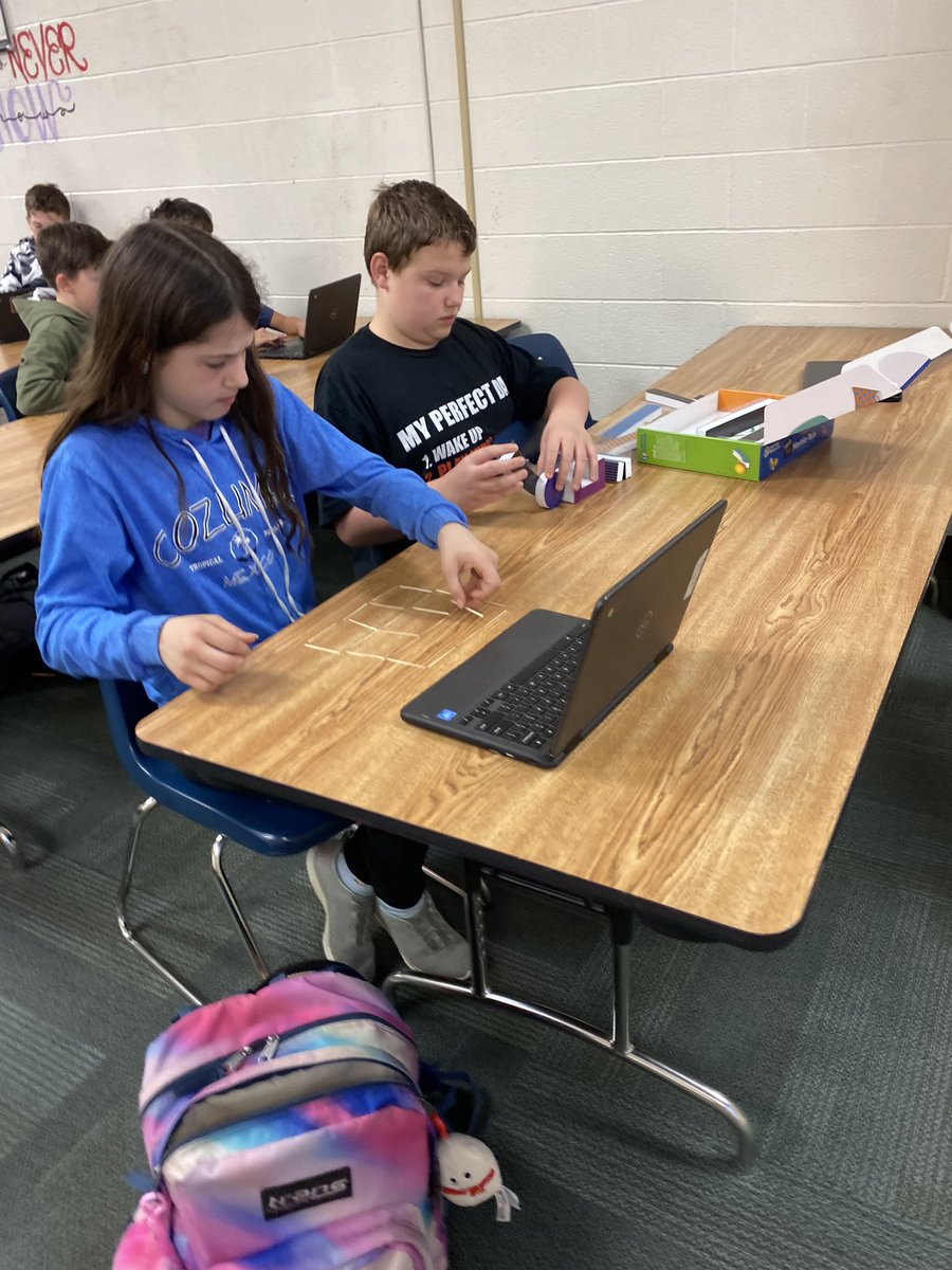 JessMatousek's tweet image. As we wrap up the week and get ready for 6th grade camp. We ended with some problem-solving, trivia’s and collaboration challenges 💪 🧠 @HarmonPrincipal  @APHarmonMS #collaboration #problemsolve