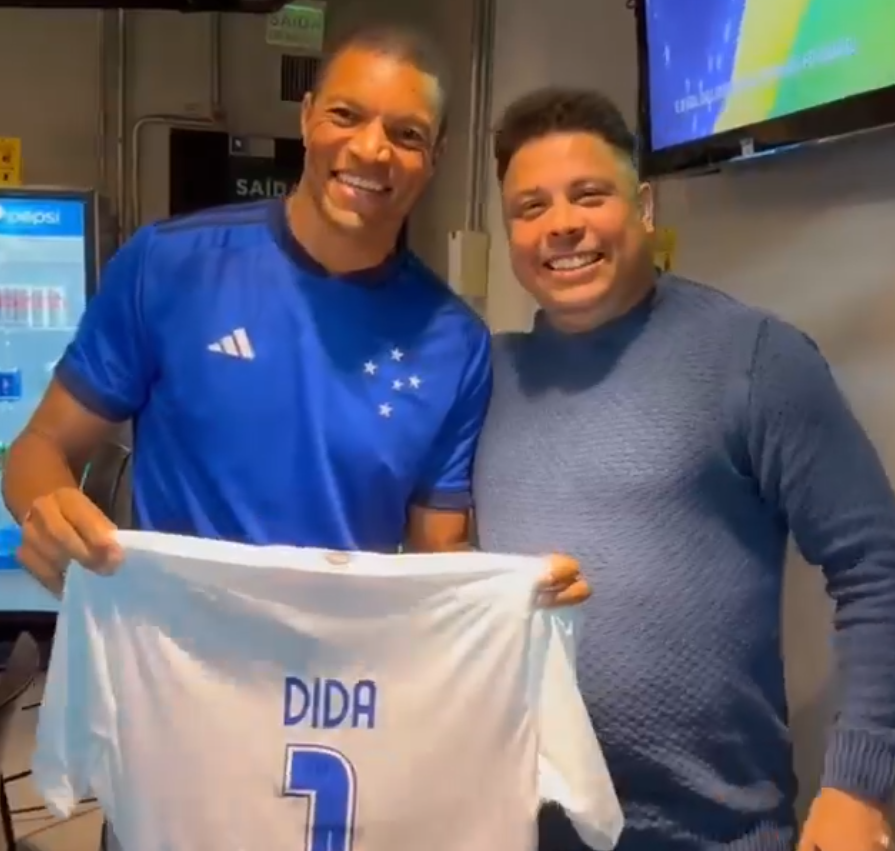 cincoestrelasrd's tweet photo. A volta de ídolos como Ronaldo e Dida para o Cruzeiro é muito importante para a instituição e para os torcedores.
Falta agora o @Cruzeiro buscar o grande Tostão!
Mais um craque eterno e que merece mais proximidade e homenagens por parte do Cruzeiro.
#voltaidolo #voltatostão https://t.co/8Uwtk2bGBT