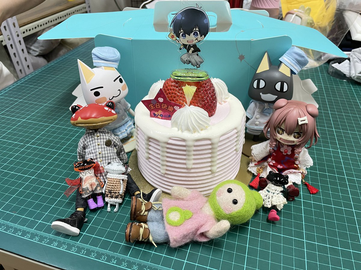 Lucia0509's tweet photo. 過了這麼多天
終於能好好紀錄一下今年生日
謝謝親朋好友的祝福與蛋糕🎂
希望大家都能平安健康順心❤️
#wonderfrog
#toro #kuro 
#honeybear https://t.co/agtWvZNpfA