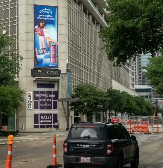 Celebrity Packaged Goods (@foundedbycelebs) on Twitter photo New Campaign Alert 🚨
<a href="/Chamberlaincof/">chamberlain coffee</a> launches new OOH campaign in light of Walmart expansion and launch of their new new RTD coffee 🥰
Great work with <a href="/BRappy55/">Brian Rappaport</a> and the amazing <a href="/QuanMG/">QuanMediaGroup</a> team 🥳 New Campaign Alert 🚨
<a href="/Chamberlaincof/">chamberlain coffee</a> launches new OOH campaign in light of Walmart expansion and launch of their new new RTD coffee 🥰
Great work with <a href="/BRappy55/">Brian Rappaport</a> and the amazing <a href="/QuanMG/">QuanMediaGroup</a> team 🥳