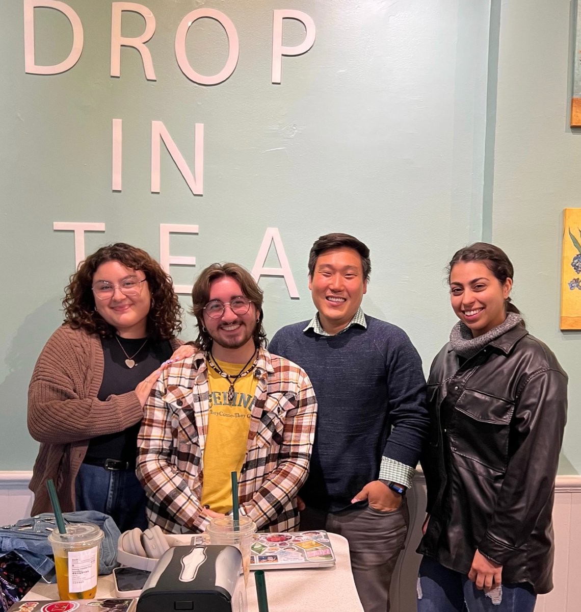 BISQueLab's tweet image. Cheers to the end of the semester &amp;amp; our 1st BISQue Lab photo! Thank you to this small yet mighty team for their hard work 🎉