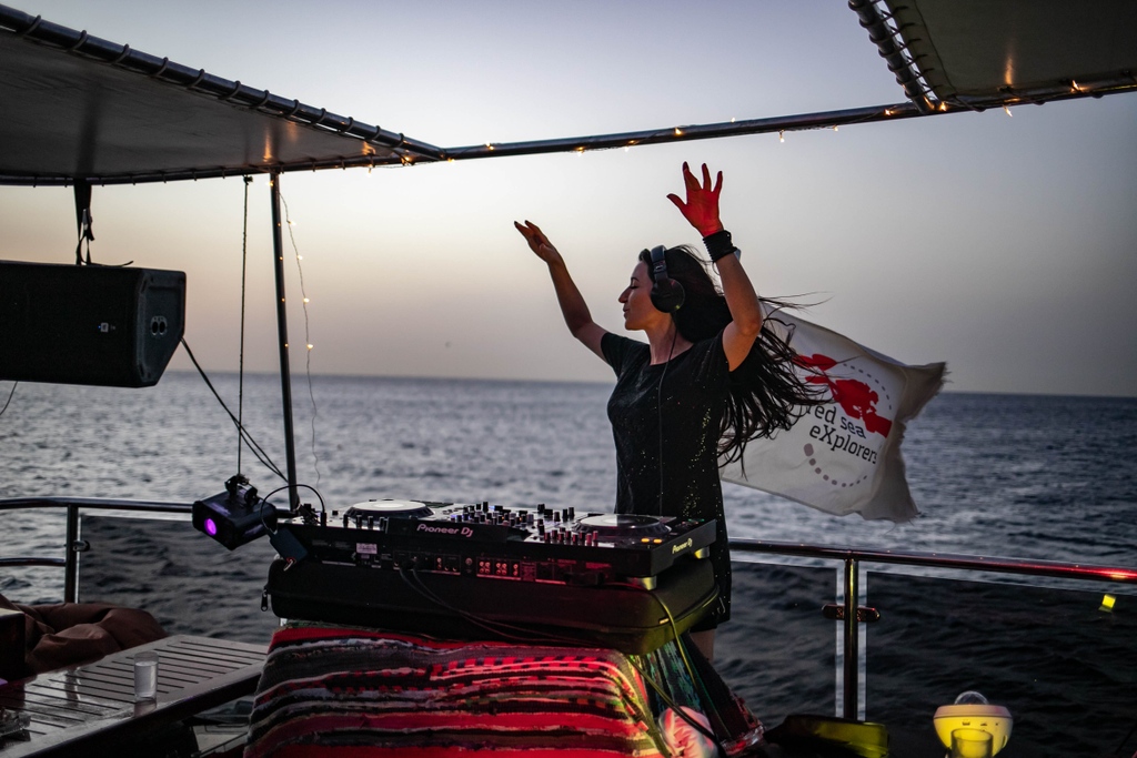 AmareTechno's tweet photo. Can't wait to party with you at #floatingaudacious event next week on the #RedSea in #Egypt !⁠ 
📸 from previous edition - with @redseaexplorers 

Next event in #brussels on June 17 with @milajournee

#progressivehouse #audaciousbyamare #audaciousevent  #amaretechno https://t.co/9YAvJqGUAN