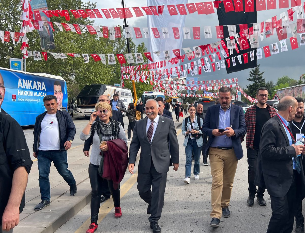 aefakibaba's tweet photo. Adım adım Tandoğan’a,
Adım adım güzel günlere… 
Alandayız.🫶
#AZKaldı #BirlikteBaşaracağız
@meral_aksener 
@iyiparti https://t.co/knsdUk7Inl