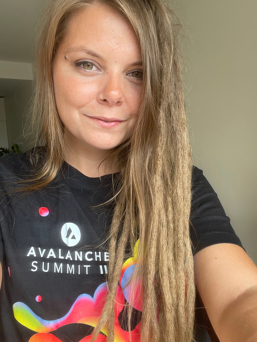 Wearing my #Avalanchesummit tee today, already miss BCN🔺

Tried seeing some of the famous attractions on our last day, but apparently one should buy tickets in advance, and I had too much Avalanche on my mind🤷‍♀️🥹Next time

All in all a successful trip, met lots of great people!