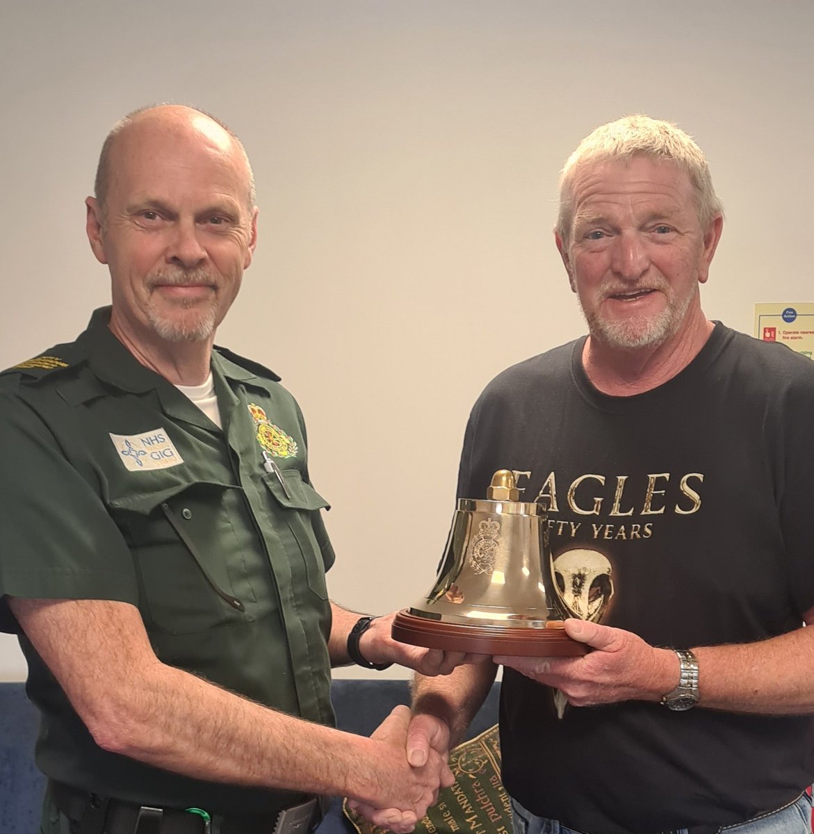 nigelp1444's tweet photo. Great pleasure to present Jeffrey Jones with his long service award @WelshAmbulance, having worked over forty years in the #NHS , previously for Mid Glamorgan Ambulance Service 🚑 wishing Jeff and Marcelle a long and happy retirement. https://t.co/fzppwZjk6M