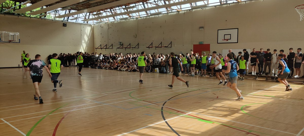 IENewparkSchool's tweet photo. The annual staff v sixth-year students matches kicked off at lunchtime today with victory for the staff 30 to 21 in the basketball. Great atmosphere in the gym! (And a rather pleased looking staff team afterwards 😉) #newparkbasketball #graduation2023 https://t.co/0mCSPbMxvK
