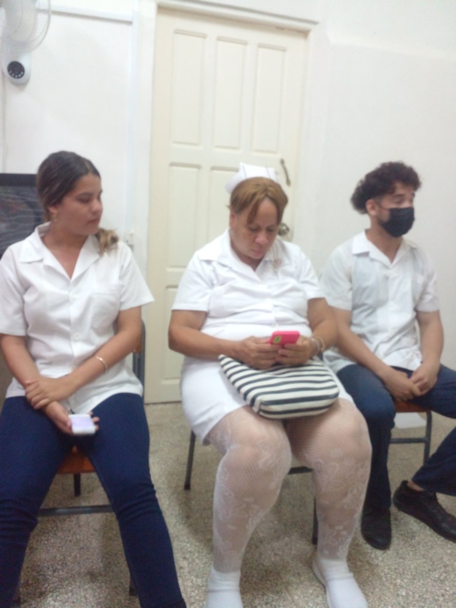 Entrega dedicación de nuestros estudiantes y profesores en este dia tan especial el dia de la enfermería