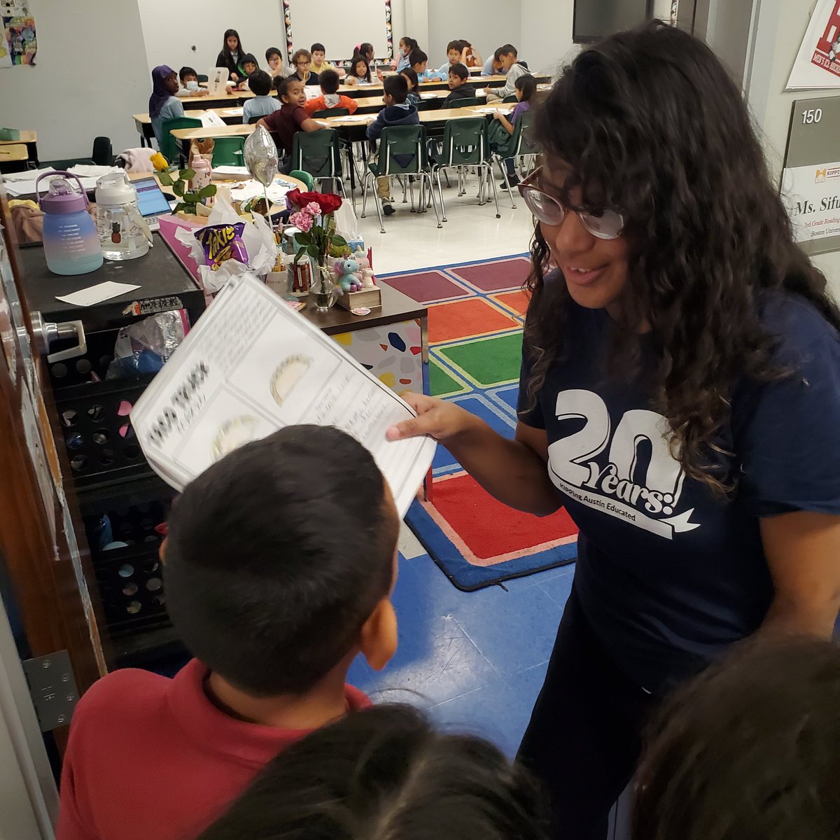 LiliSMontana's tweet photo. G4 Mathematicians taking taco orders for KACD Staff. #G4Math
#KACDJoy #MathInRealLife ๐ฎ ๐ ๐๐ @kellycdoyle https://t.co/YVXhXxQ2nk