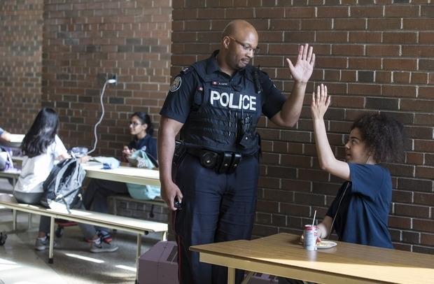 ottawasuncom's tweet image. Ford government orders schools to let uniformed officers in class ottawasun.com/news/provincia…