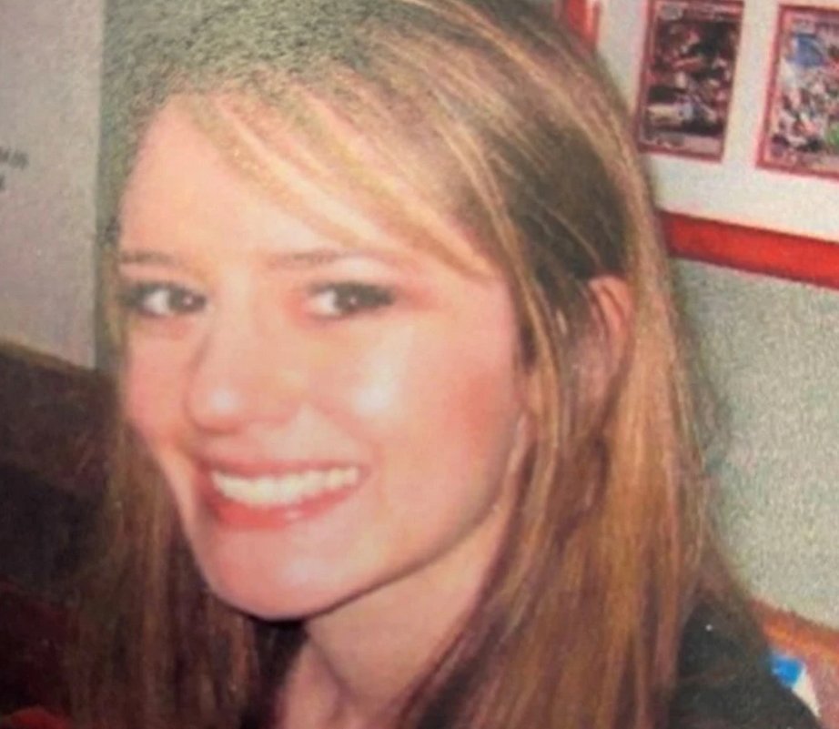 Missing_CA's tweet photo. Missing Woman in Prince George, BC - Tess Elizabeth Rose, 37 - #BC #BritishColumbia #PrinceGerorge #missingperson #missingpeoplecanada
https://t.co/ubOYV7uE38 https://t.co/sjolRYuNvy
