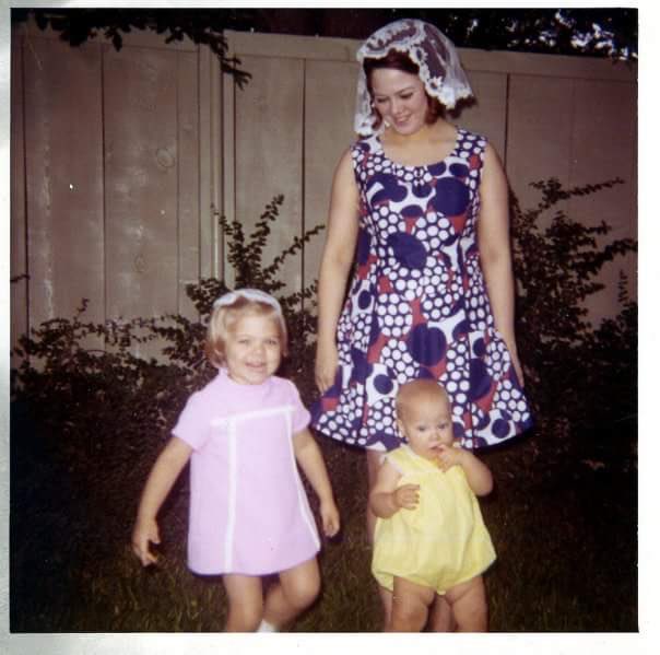 KellyReynoldskd's tweet photo. Happy Mother’s Day to my smart, loving &amp; beautiful mama, Jo Ann. #iamup @WFAADaybreak https://t.co/sQ4ZhKKfSi