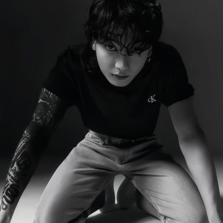 filmzvantes's tweet image. Jungkook being the most intimidating member of bts: a thread