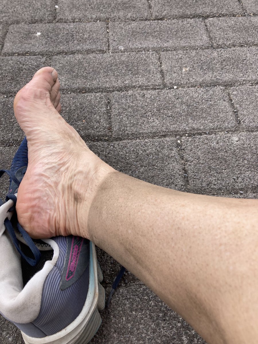 DymondSuz's tweet photo. Mt Etna on a stormy day Tough climb up Gravity n loose lava rock made for a speedy run down 😱V dusty!! https://t.co/5UlQQhHw3y