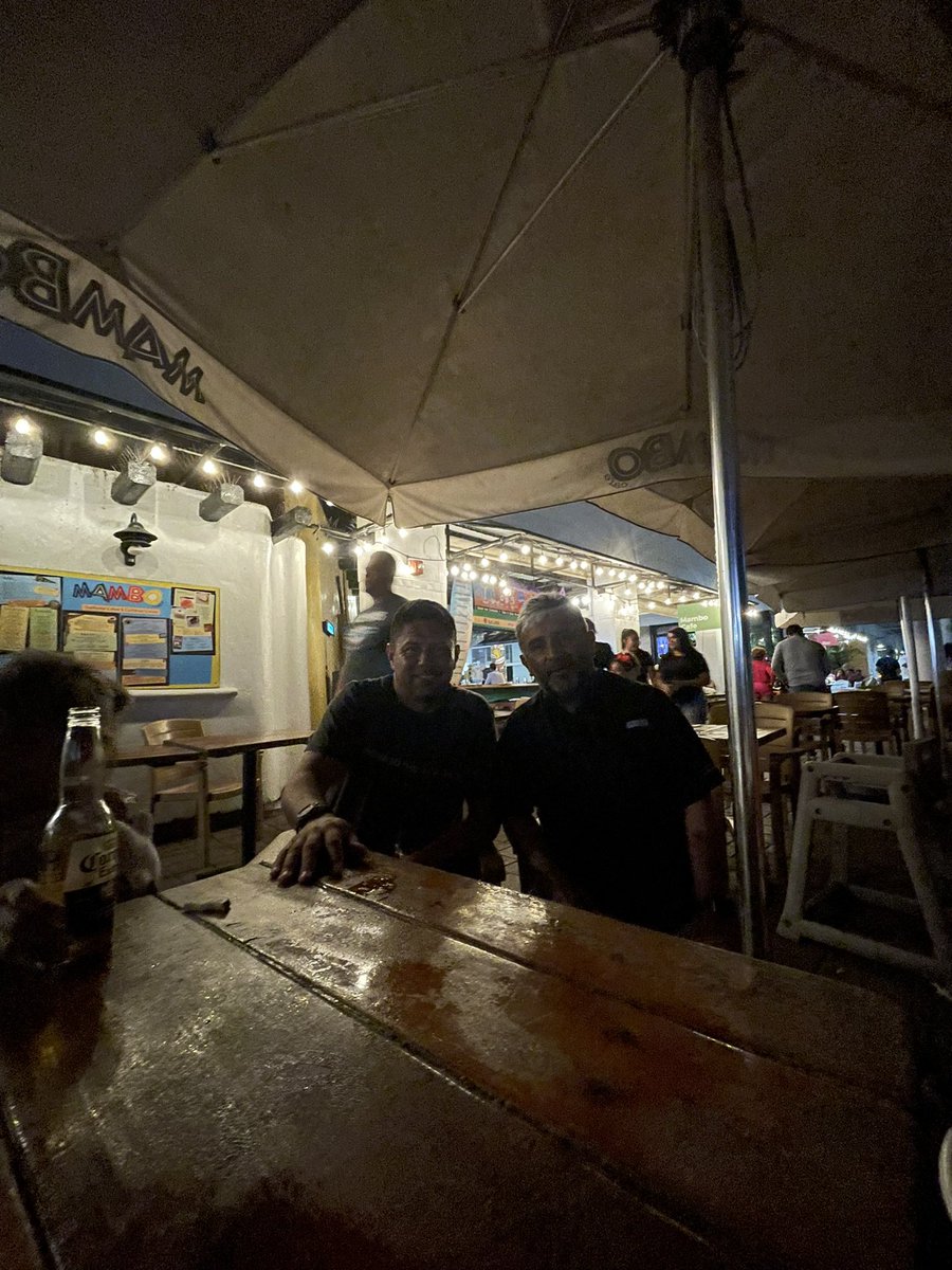 Querido amigo Wilson Gutiérrez que bueno haberte visto! Hoy te extraña una hinchada fiel de Santa Fe. Espero volverte a ver!