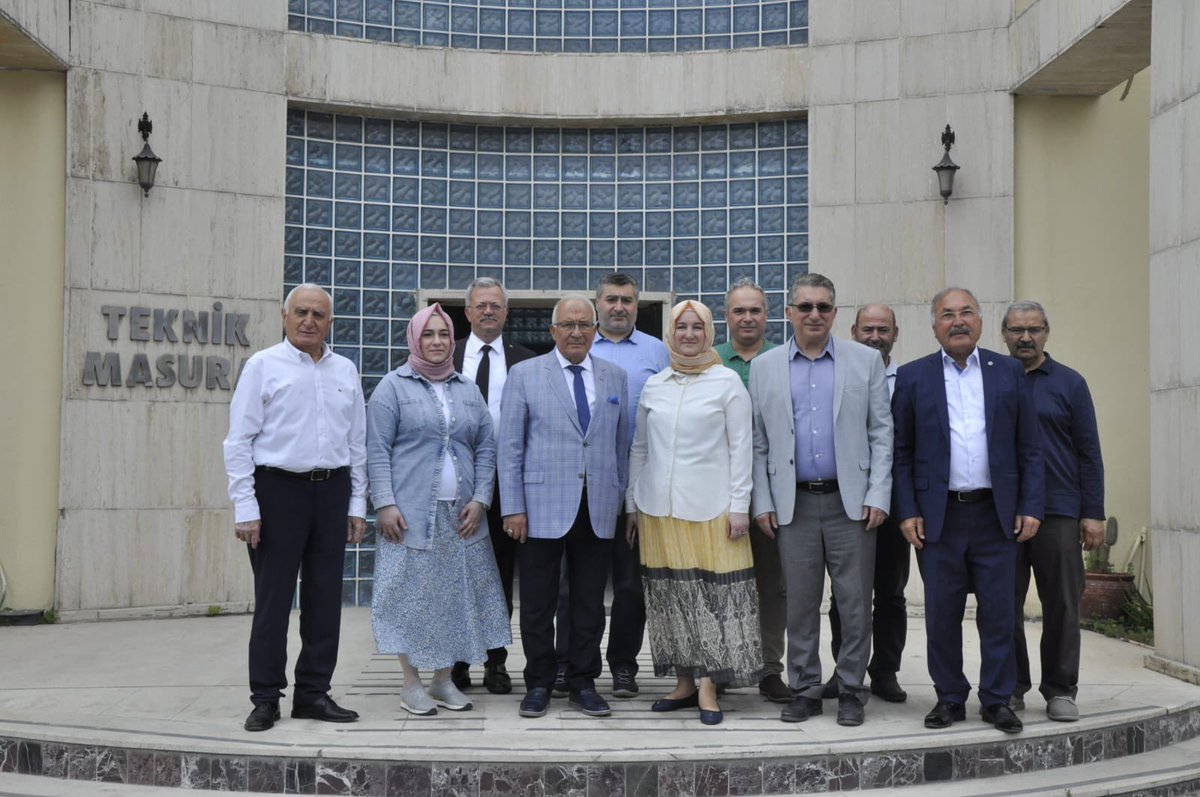 BKocamaz33's tweet photo. Akdeniz İlçe Başkanımız Bilgehan Başar ve arkadaşlarımız ile birlikte #MTOSB’de faaliyet gösteren Teknik Masura Fabrikasını ziyaret ettik. İşletme Yöneticisi Sayın Ali Kıraç’a ve çalışanlarına nazik ev sahipliği için teşekkür ederiz. https://t.co/Nuiz56JF6X
