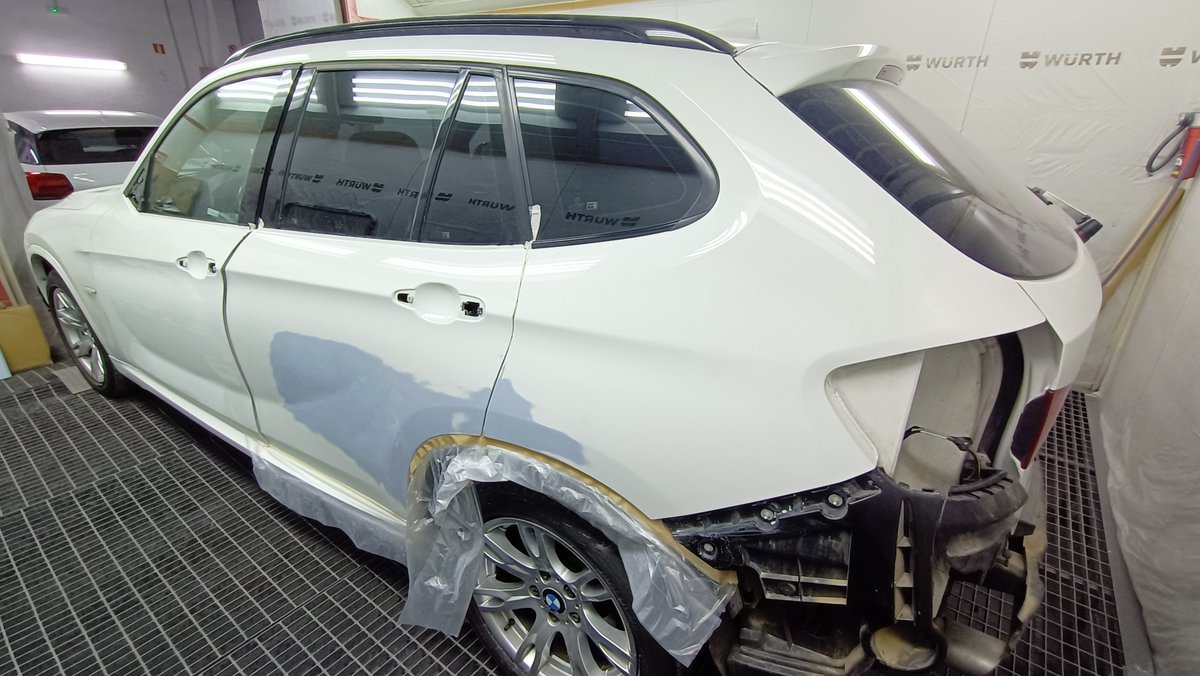 aiko_motor's tweet photo. ¡Así de impresionante salía el #bmwx1 del #taller tras la #chapaypintura de la parte trasera y el aletín! 🔥

#chapa #pintura #tallerchapaypintura #tallermadrid #tallermecanico #tallermecánico #bmw #x1 #bmwx #bmwlove #bmwlife #restaurar #restauración #taller https://t.co/GpoXW3vU7b