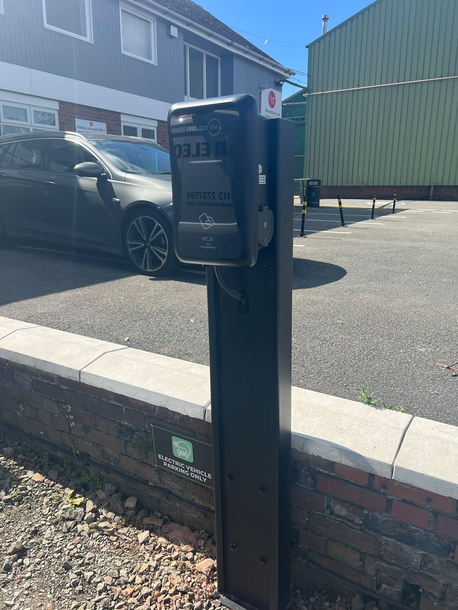 g_relectrical's tweet photo. More charger installs @WeAreProjectEV for a worcester based company. RFID , 4G connectivity, happy charging #evchargers #projectev #gandrelectrical #LEEDS https://t.co/jSQ8zljS3V