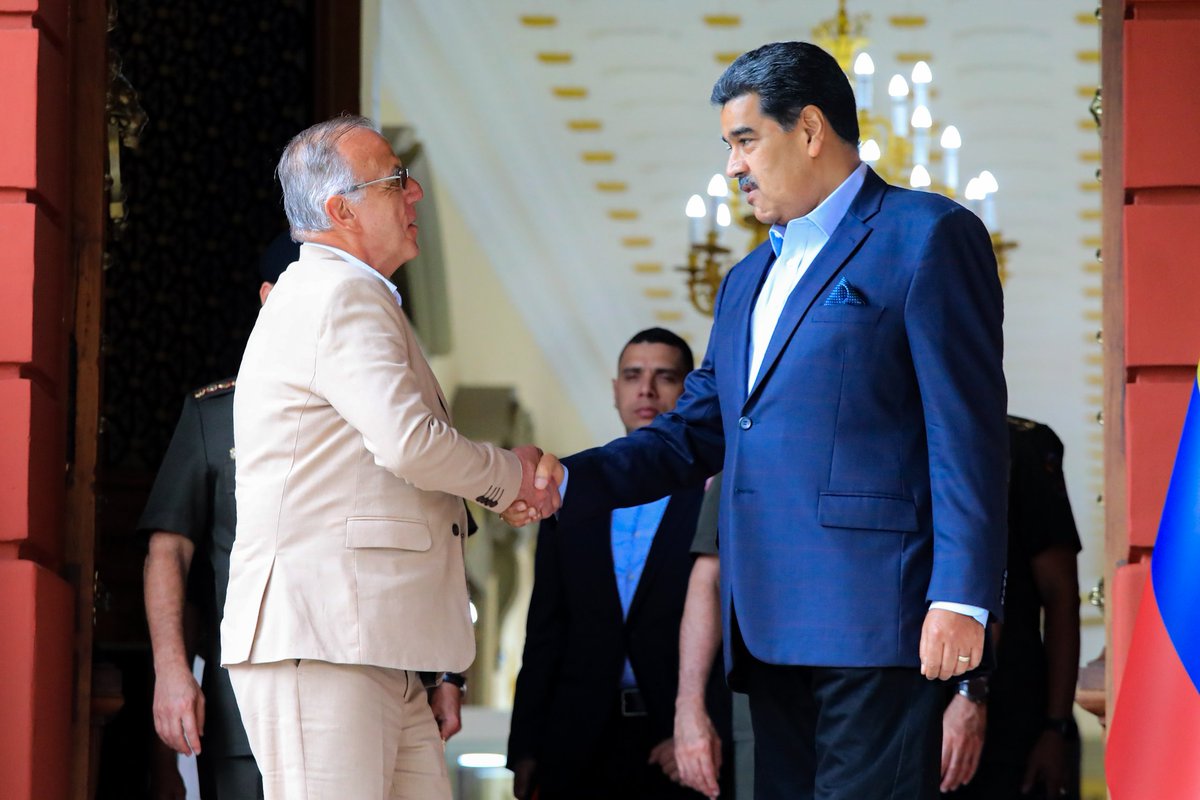 mippci_ven's tweet photo. #12May| 🇻🇪 📢 ¡ETIQUETA DEL DÍA! ▶️ 

#DiplomaciaUniónYCrecimiento 

¡Viva la Unión de los pueblos! https://t.co/yghts2DFHs