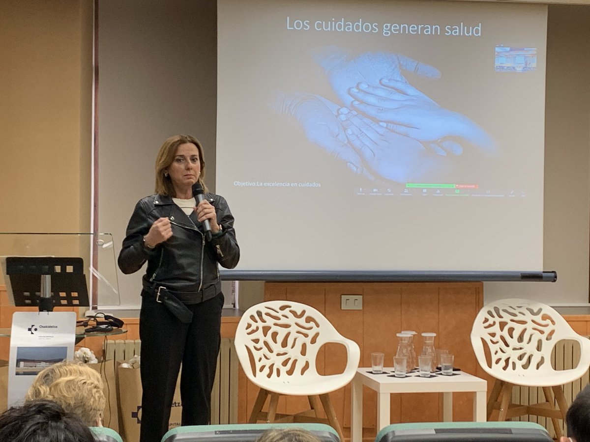 BPSOyolanda's tweet photo. Jornada Dia internacional de Enfermeria Hospital Gorliz 
Inmaculada Moro, Subdirectora de Enfermeria Osakidetza 
 ¿Cual es el valor de los Cuidados? 
Los cuidados generan salud. https://t.co/RgbuzQtd5L