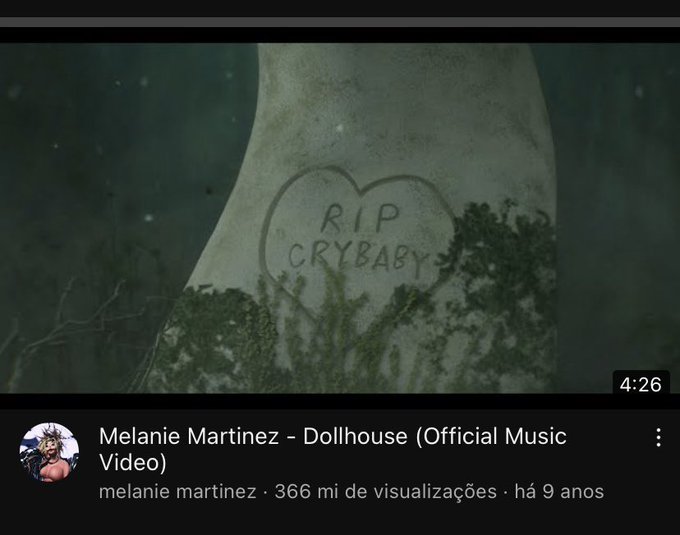 E a doida da Melanie Martinez que mudou todas as capas das m&uacute;sicas do &aacute;lbum &ldquo;cry baby&rdquo; pro &ldquo;t&uacute;mulo&rdquo; dele<a href="/tag/novafotodeperfil"class="tags"><span>#novafotodeperfil</span></a>
