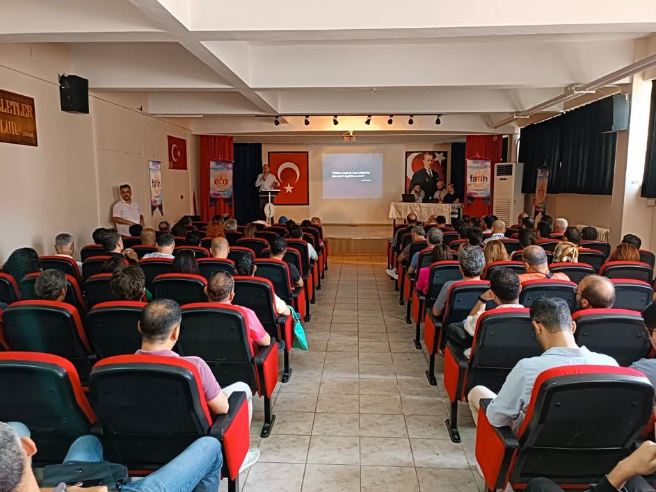 Bilişim teknolojileri öğretmenlerimize,Yapay Zekâ Teknolojileri ve bu teknolojilerin eğitim alanında kullanımı ile ilgili bir bilgilendirme toplantısı düzenledi.
<a href="/prof_mahmutozer/">Mahmut Özer</a> <a href="/ahpehlivan53/">Ali Hamza Pehlivan</a> 

✍️ mersin.meb.gov.tr/www/yapay-zek-…