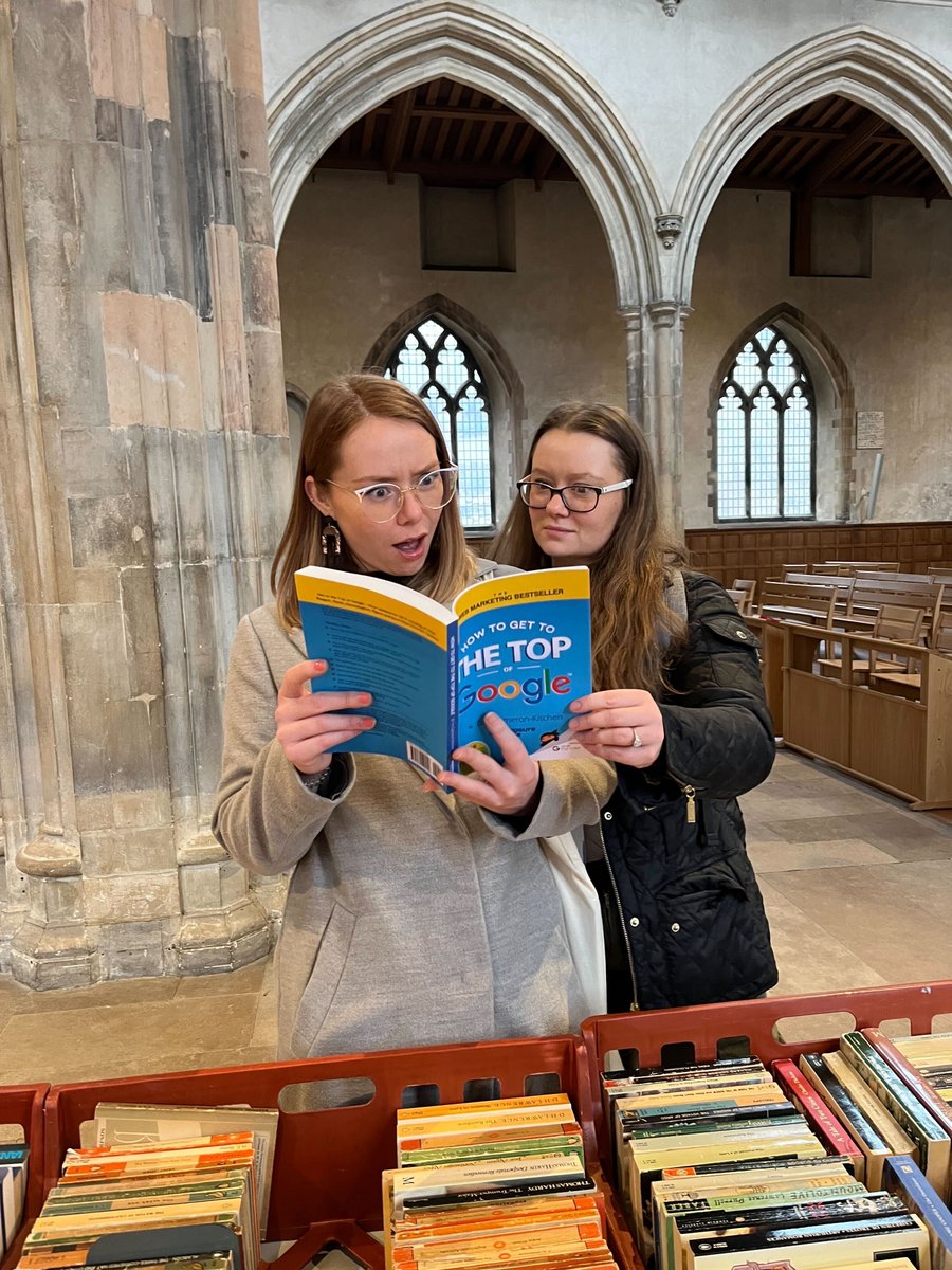 ME: Ooo this AI stuff is weird, best study up.

Us as SEO consultants:

Happy Friday everyone ☀ 😅