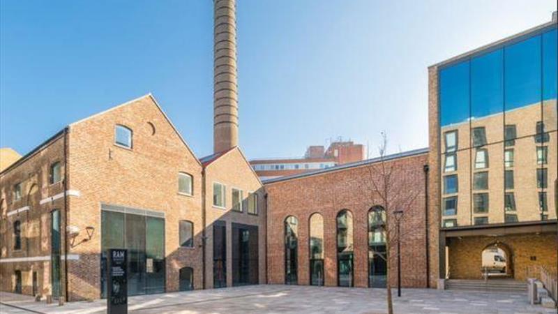 NovaLoca's tweet photo. Prominent ground floor commercial units from @HLcommercial - 897 to 2,245 Sq Ft, can be taken separately or together. Making up a part of the beautiful, modern Ram Quarter mixed use scheme #Wandsworth, these units are a perfect space for your business. https://t.co/rnMMESKhOu https://t.co/pY97ZTqZo3