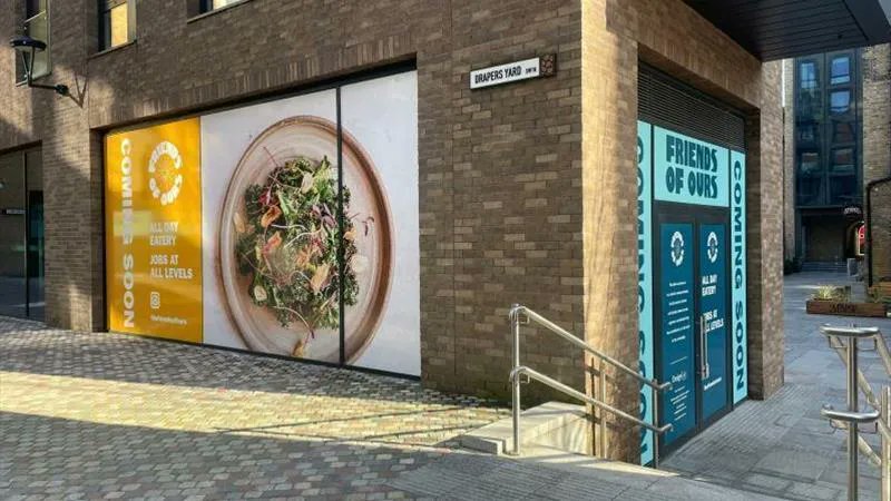 NovaLoca's tweet photo. Prominent ground floor commercial units from @HLcommercial - 897 to 2,245 Sq Ft, can be taken separately or together. Making up a part of the beautiful, modern Ram Quarter mixed use scheme #Wandsworth, these units are a perfect space for your business. https://t.co/rnMMESKhOu https://t.co/pY97ZTqZo3