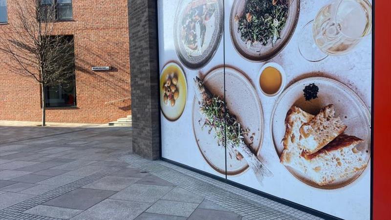 NovaLoca's tweet photo. Prominent ground floor commercial units from @HLcommercial - 897 to 2,245 Sq Ft, can be taken separately or together. Making up a part of the beautiful, modern Ram Quarter mixed use scheme #Wandsworth, these units are a perfect space for your business. https://t.co/rnMMESKhOu https://t.co/pY97ZTqZo3