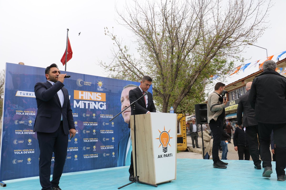 erdoganeren25's tweet photo. Teşekkürler Hınıs !
İlçemizde düzenlenen mitingde bizleri yanlız bırakmayan tüm vatandaşlarımıza sonsuz sevgi ve saygılarımı sunuyorum.
Önceki Dönem Başbakan Yardımcımız Sağlık Eski Bakanımız Erzurum Milletvekilimiz Prof. Dr. Recep AKDAĞ, https://t.co/EisZH2IvWJ