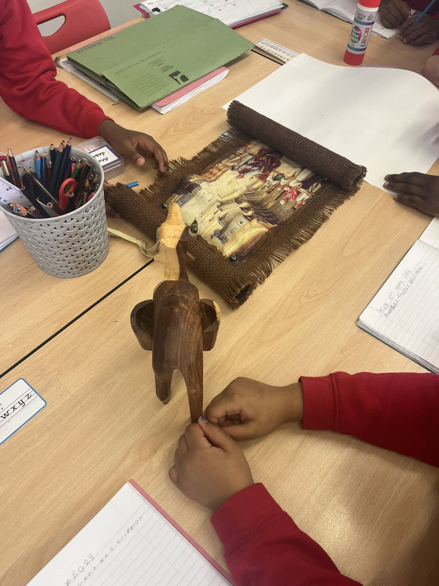NewParkPrimary's tweet photo. 3R have been historians this morning, exploring many objects relating to the Egyptians! The children then wrote some fantastic object descriptions as part of our English topic. They had so much fun looking carefully at all the special artefacts. #NP_English #NP_3R https://t.co/G4yCH07Jsc
