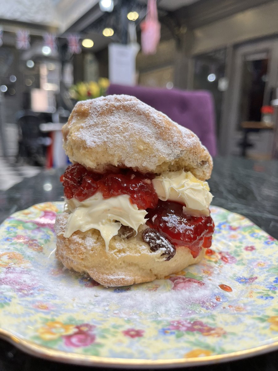 The Harrogate Tea Rooms tweet media