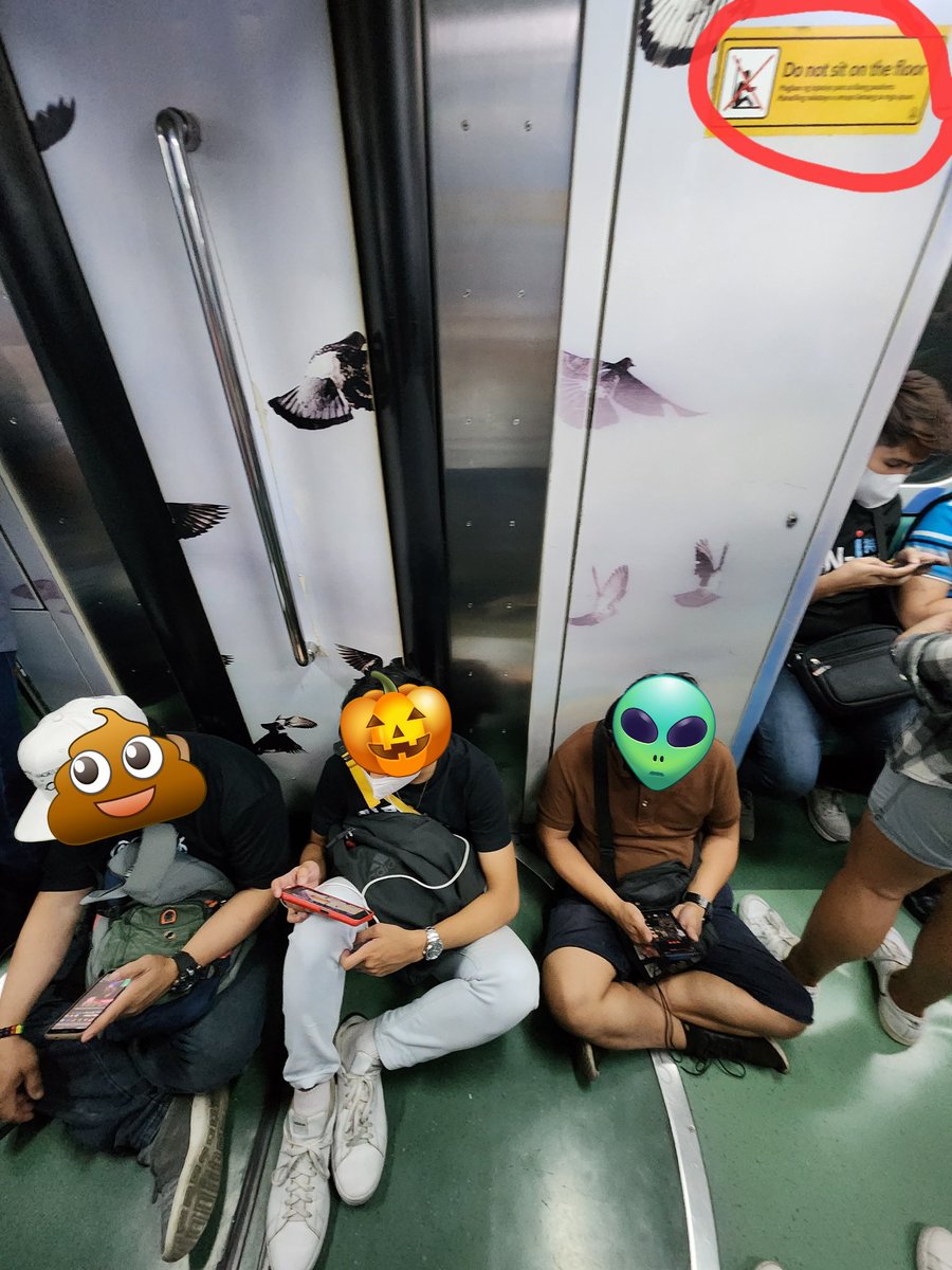 donFOOM's tweet photo. Ano bang mahirap intindihin sa signage na yan???
@OfficialLRTA 
#displina #pinoy #LRT https://t.co/9F7TnqY6xG