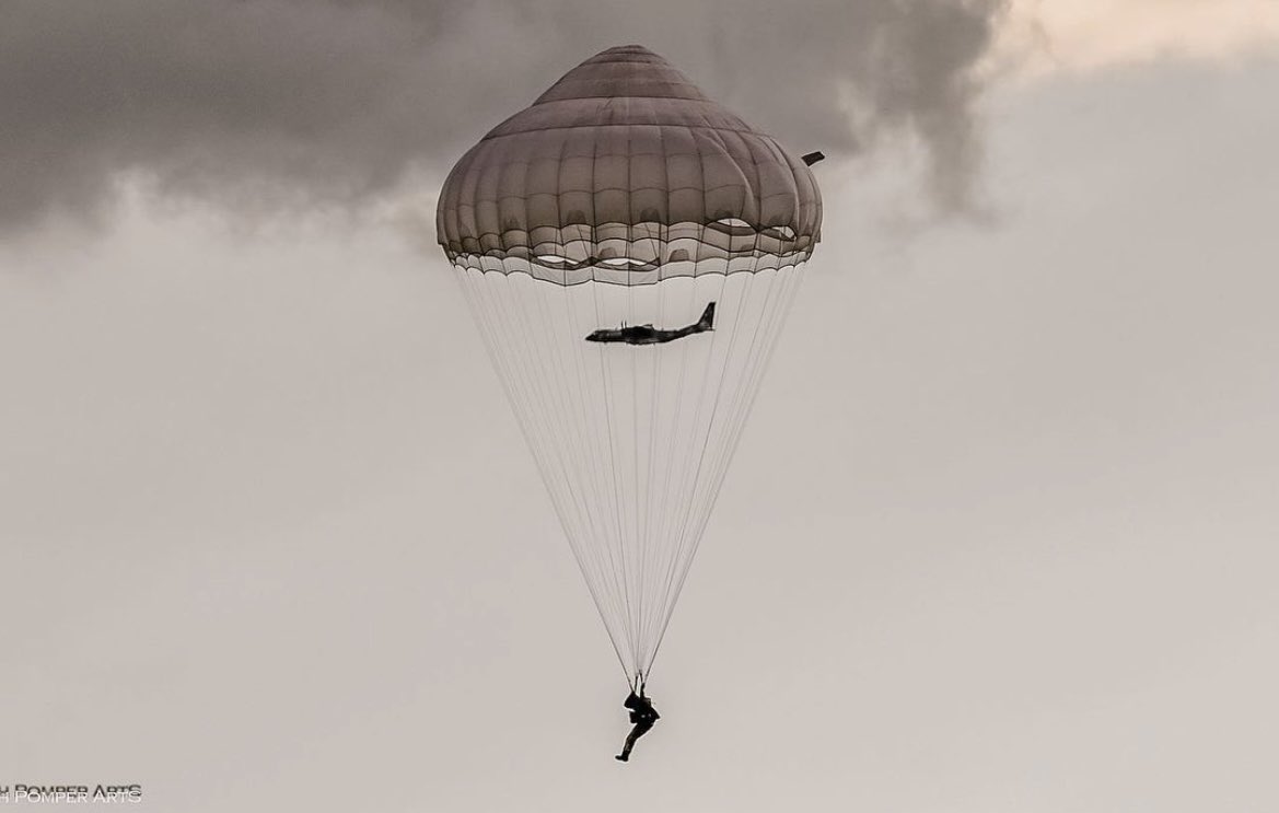 🇬🇧🇵🇱 Paratroopers from 2
Para have been earning their Polish wings with their counterparts from @6bpd whilst on Ex Swift Response.                    ———📷theparachuteregiment