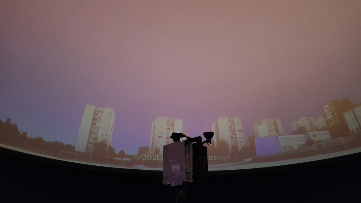 cslabupm's tweet image. Algunas fotos de la sesión divulgativa de ayer en el Aula de Astronomía de Fuenlabrada, con familias del @ceipbartolome. Una tarde en la que aprendimos mucho sobre lluvias de estrellas y ciencia ciudadana con el proyecto Destellos del Universo @FECYT_Ciencia