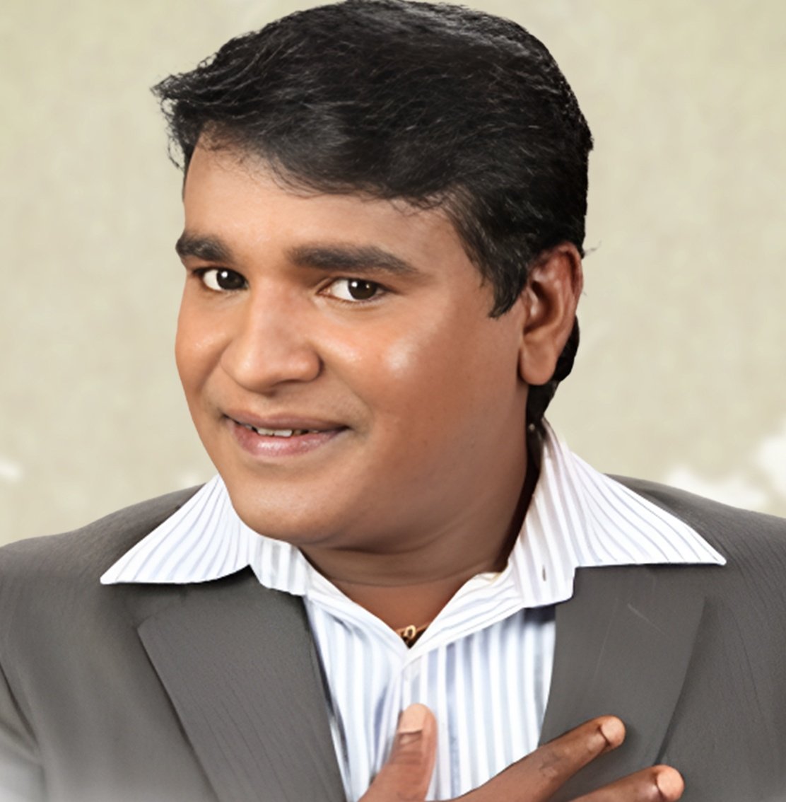 MMusicKannada's tweet image. ಚಂದನವನದ ನಟ "ಮಿತ್ರ" ಅವರಿಗೆ ಜನ್ಮದಿನದ ಶುಭಾಶಯಗಳು💐 

#HappyBirthday #Mithra #HappyBirthdayMithra #HBDMithra #Actor #Sandalwood #BirthdayWishes #Kannada #MangoKannada #MangoMusicKannada @MangoKannada @MangoKannadaOff