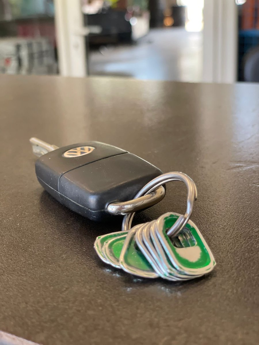 poznaks's tweet image. Te cilvēks veicis pētījumu, pēc cik aliem auto nonāk Ukrainā :)