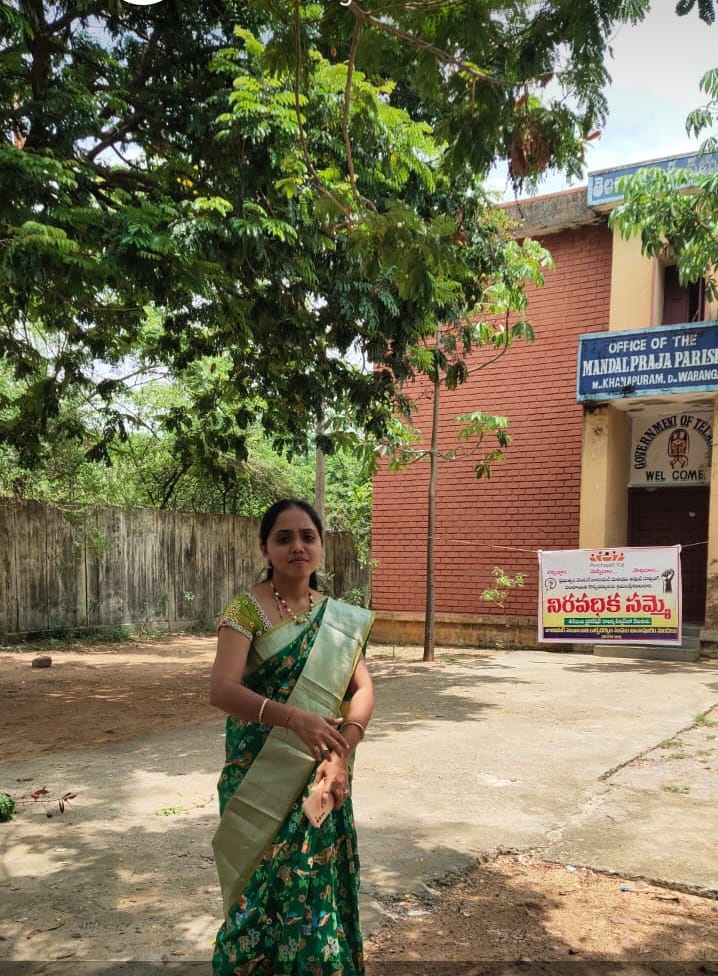 Pshivak40589127's tweet photo. రాష్ట్ర ప్రభుత్వ అనాలోచిత నిర్ణయాల వల్ల ఒక జూనియర్ పంచాయతీ కార్యదర్శి సోని అనే మహిళా ప్రాణాన్ని బలిగొన్నది, ఉద్యోగ విధి నిర్వహణలో అంకితభావంతో నాలుగు సంవత్సరాల నుండి చేసిన పనికి ప్రభుత్వం అబద్రత భావం నింపి మంత్రి ప్రకటనతో ప్రభుత్వ ఉద్యోగులు కారు అనే ప్రకటన ప్రాణాన్ని బలితీసుకుంది. https://t.co/au9oRbSb8B