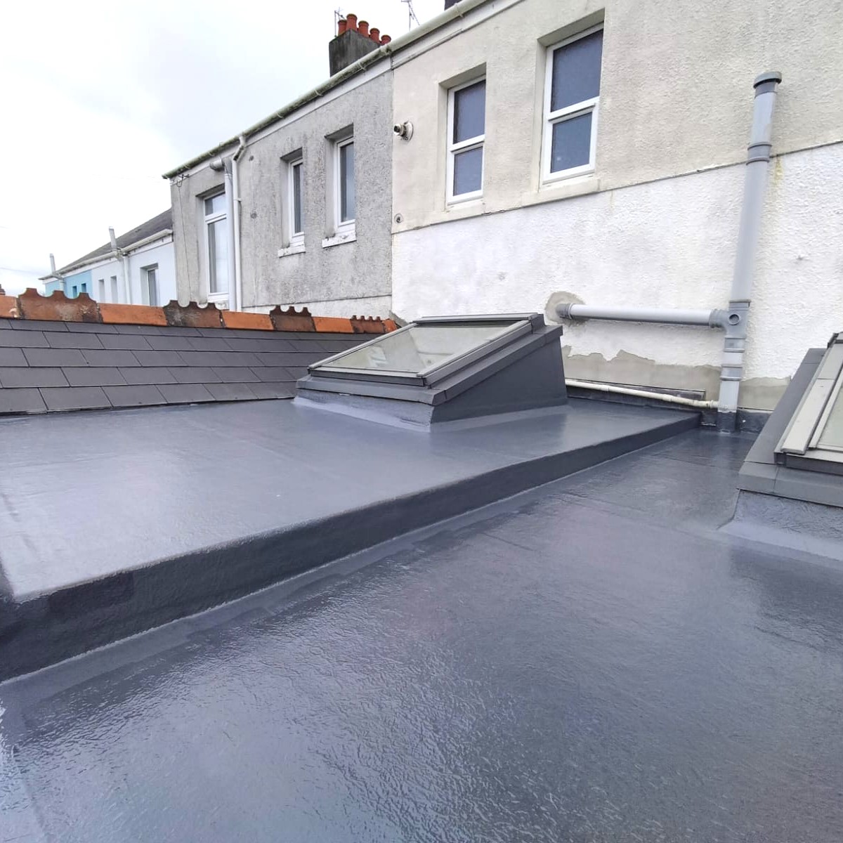 RestecRoofing's tweet photo. Quality work on this flat roof installation by Hybrid Flat Roofing, using our #Flexitec2020 👌
#Flatroofing #Flatroof #roofingcontractors #ukroofers #roofers #Restec https://t.co/TkR28llHsZ