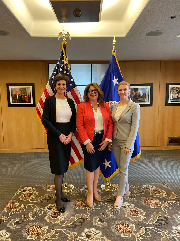 SisterCitiesGib's tweet photo. The 2nd &amp; 3rd days of the AmChams in #Europe Annual #US Conference in #DC have been filled with informative panel discussions. At these #networking events, our President James Lasry has been cultivating valuable relationships on behalf of our members back in #Gibraltar. https://t.co/tIlc4G6Kk9