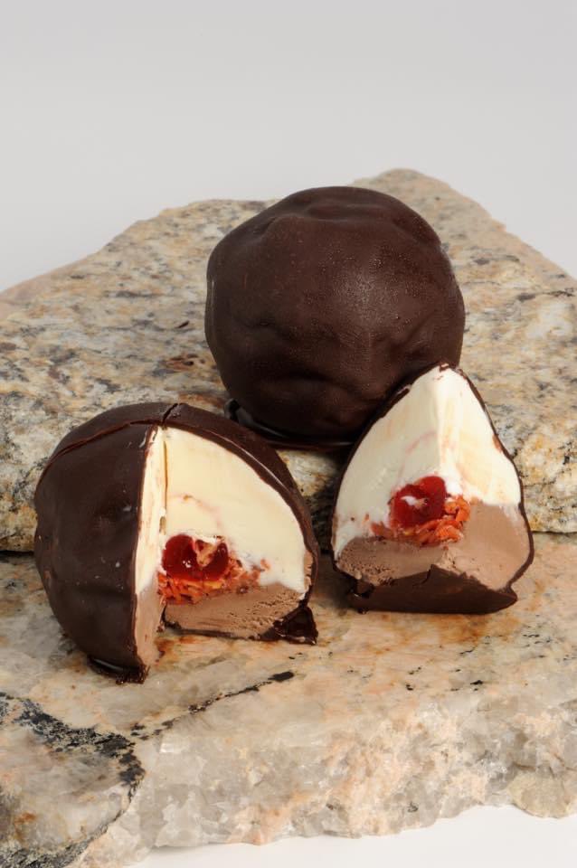 NastosIceCream's tweet photo. Show M❤️M some love with one of our delicious Tartufos!! Pick up a 4-pack today. #traditional #pistachio #peanutnutter #cappuccino #nocciolata #whitechocolateraspberry #treatmom #mothersdayweekend #FridayMotivation #Nastosicecream #newark #ironbound #downneck #83yearsinbusiness https://t.co/wOlbkl2hzK