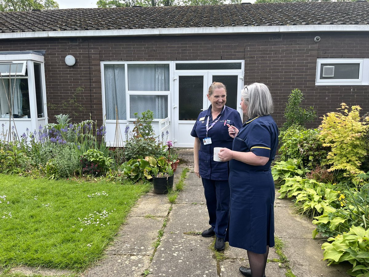 Our lovely Head of Nursing Alex Barker joined us today to thank all the work our nurses do all day everyday @buccleuch lodge #happynursesday and appreciating the garden @lorraine_ganley @paula_flint @MFTnhs