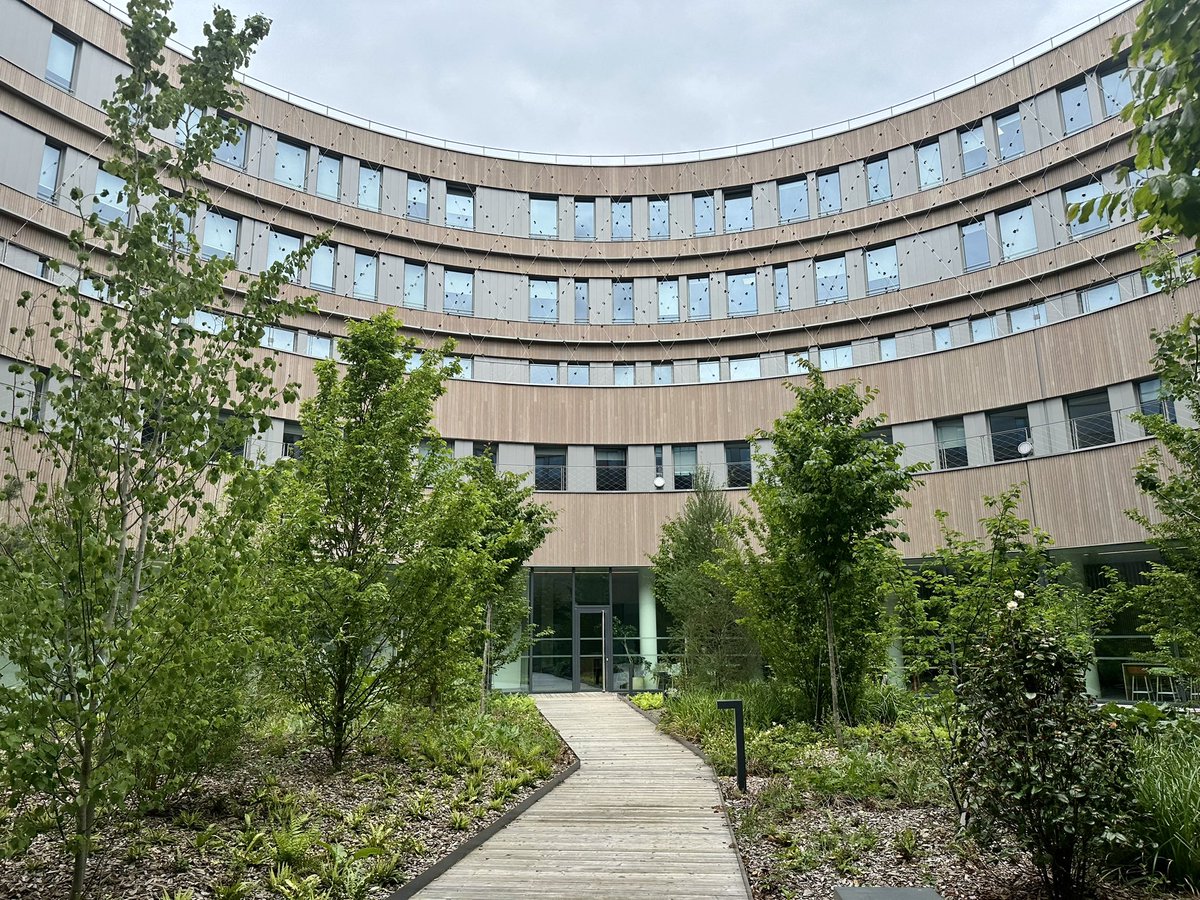 FrcsBraun's tweet photo. Honoré d’avoir inauguré à Lyon le nouveau siège du Centre international de recherche sur le cancer (CIRC) de l’@OMS_fr. Grâce à de meilleures capacités de recherche et de coopération scientifique internationale, nous pourrons mieux prévenir cette maladie partout dans le monde. https://t.co/S3ePX27EvZ