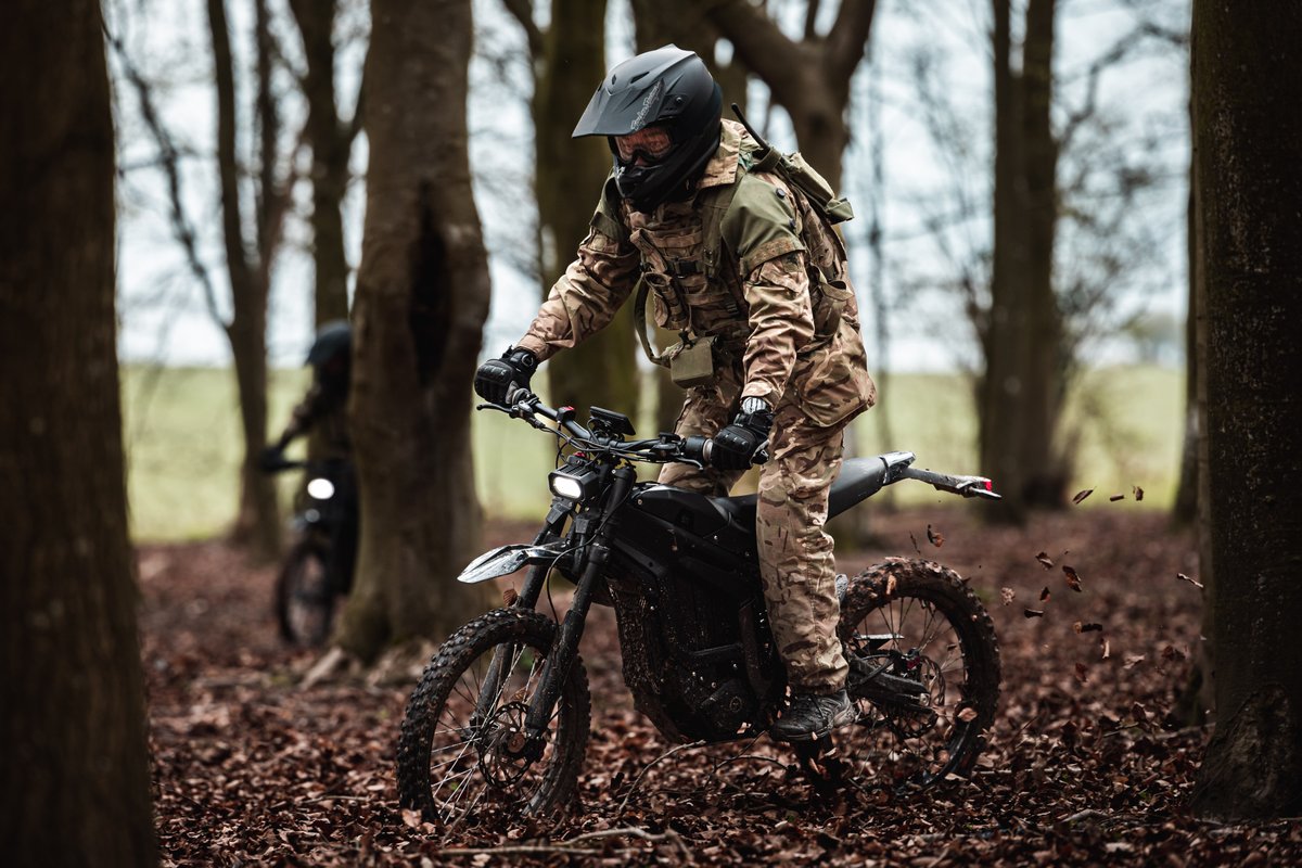 BritishArmy's tweet photo. We are always looking for better ways to be more effective on the battlefield.

@16AirAssltBCT used e-bikes on Ex Wessex Storm, providing a sustainable way to improve mobility.

Read more about the exercise ➡️ https://t.co/EaCgaWqdtG https://t.co/kO2Ff8SH2B