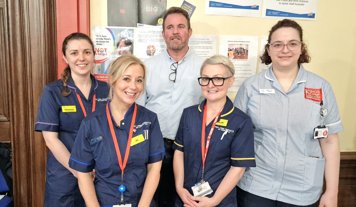 KingsCollegeNHS's tweet photo. 📷 At our #InternationalNursesDay celebrations, we met our Safeguaring nursing team here at King's.

Jo, director of nursing for vulnerable people at King's, said, "Here today we're showing how our brilliant team helps  provide outstanding care to our patients safely."

#IND23 https://t.co/cJsrNJ3LiR