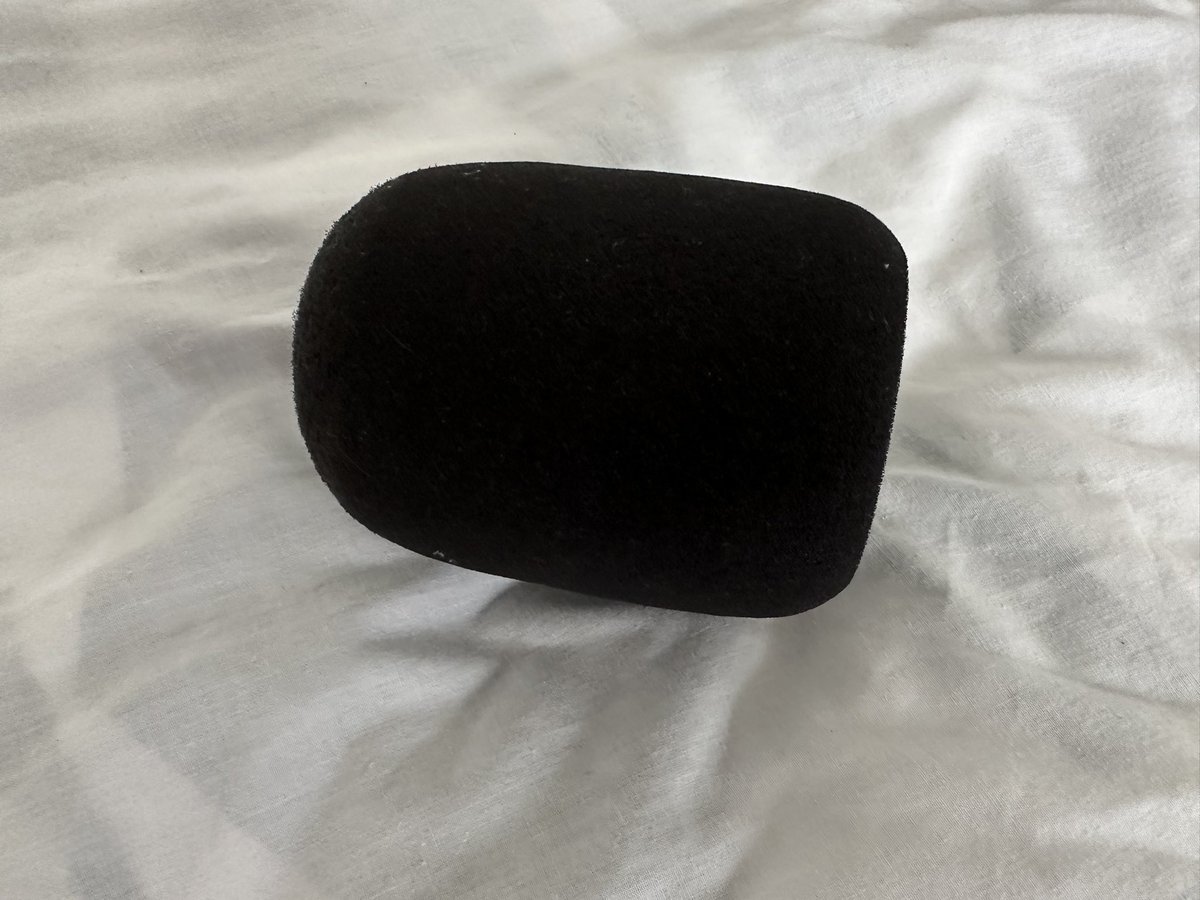 Paulygonn's tweet photo. I’ve recently upgraded my mic setup so I’m selling my Rode Procaster mic. The mic alone retails for £155 but I’m selling the mic, shock mount &amp; windscreen for £90 plus p&amp;p. The mic &amp; mount are as new, the windscreen is a little scuffed at the top. If you’re interested message me! https://t.co/LC5qDsIIDQ