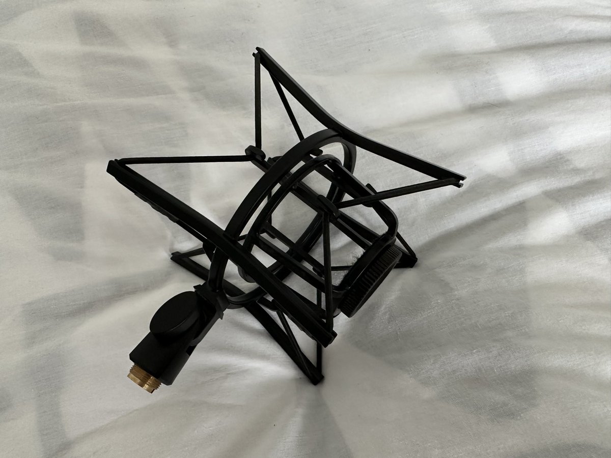 Paulygonn's tweet photo. I’ve recently upgraded my mic setup so I’m selling my Rode Procaster mic. The mic alone retails for £155 but I’m selling the mic, shock mount &amp; windscreen for £90 plus p&amp;p. The mic &amp; mount are as new, the windscreen is a little scuffed at the top. If you’re interested message me! https://t.co/LC5qDsIIDQ