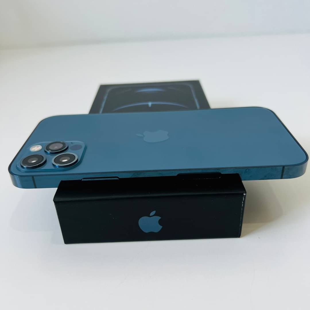 APPLEROSESTU's tweet photo. iPhone 12 Pro (สีน้ำเงิน) - 128GB มือสอง แท้ศูนย์ อุปกรณ์ ชุดชาร์จ ไม่มีหูฟัง 
‼️ ราคา 20,500฿ จัดส่งฟรี ‼️

เครื่องสภาพดี98% ใช้งานปกติทุกอย่าง รีเซ็ตได้ ไม่ติด iCloud ค่ะ 
(รับประกันเครื่อง 15 วัน)

📍นัดรับ “อิมพีเรียล ลาดพร้าว” มีค่ามัดจำ 200฿ 

#ส่งต่อiPhone #โทรศัพท์มือสอง https://t.co/YNaUFVOKUA